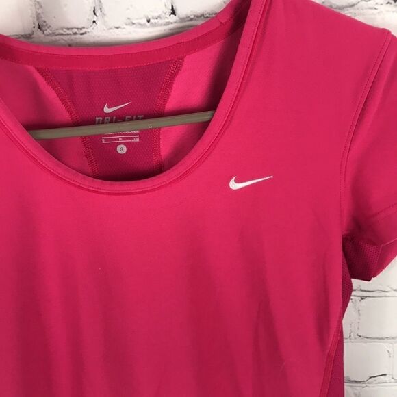 Nike Dri-Fit Running top EUC Size Small Fuchsia - Picture 2 of 6